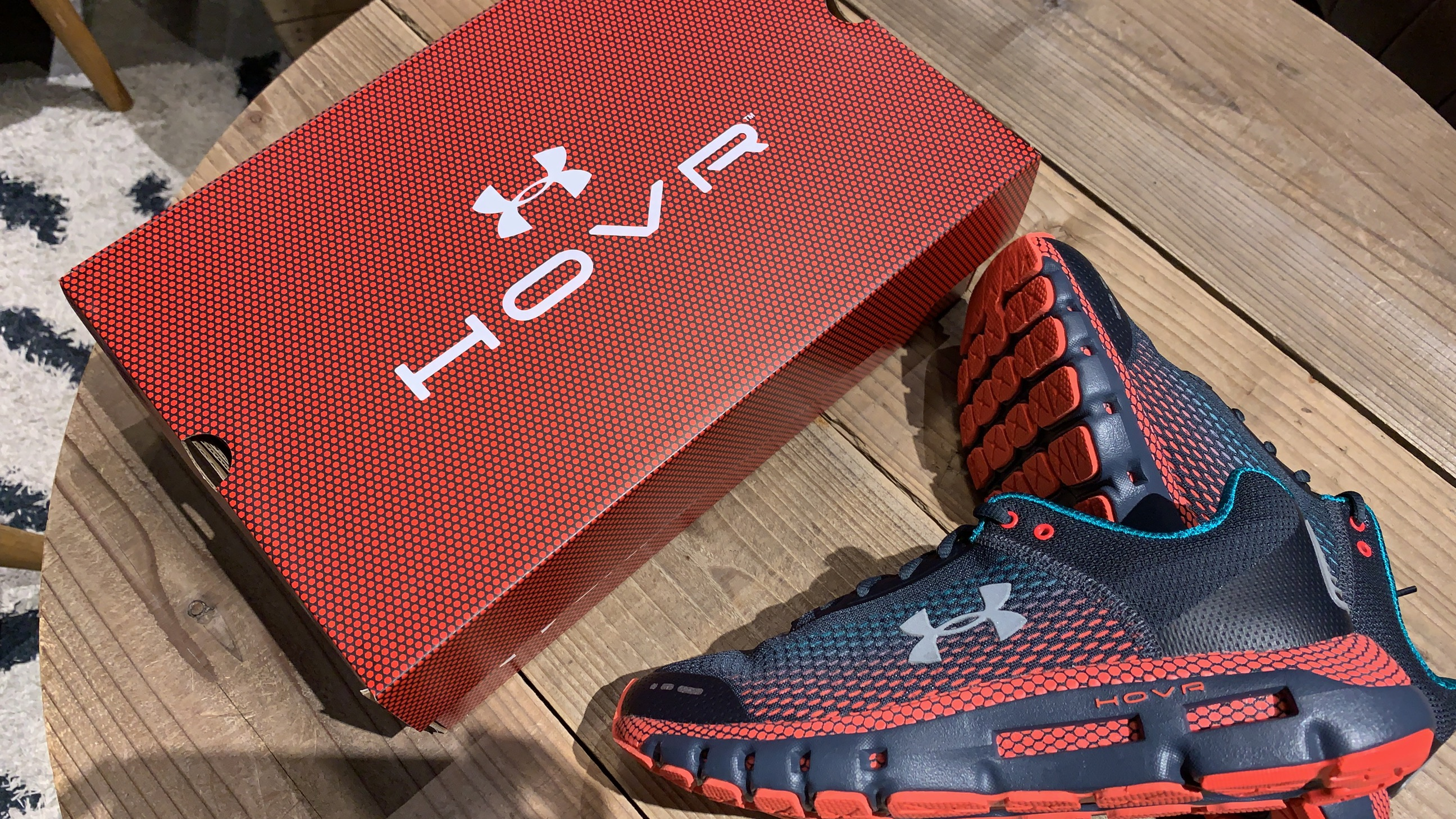 HOVR インフィニット Newカラー発売 | UNDER ARMOUR BRAND HOUSE 有明 